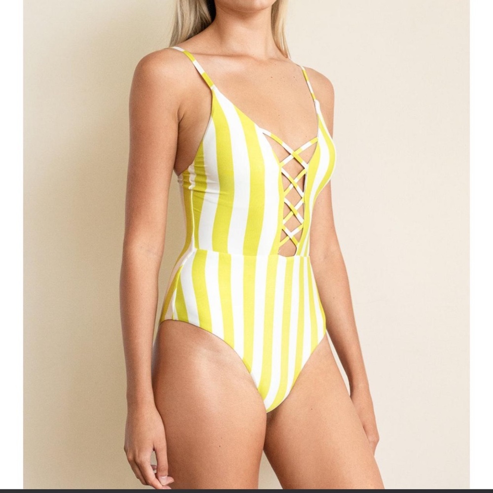 NEW WITH TAGS DIPPIN DAISYS Striped Yellow and White Swimsuit